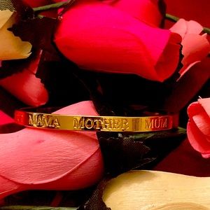 Mother’s Bracelet & Candle